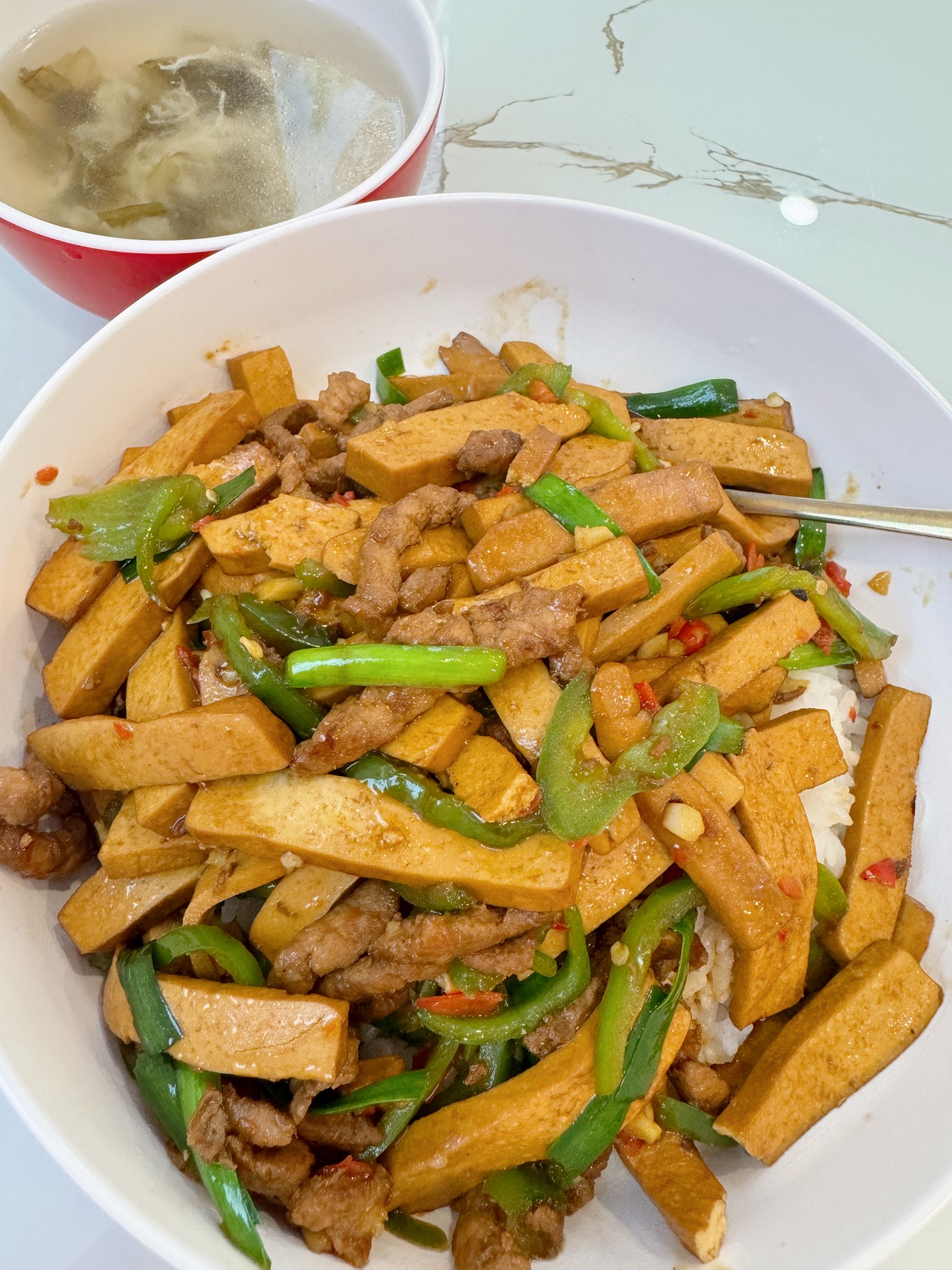 家常炒盖饭(盖饭和炒饭有什么区别) 家常炒盖饭(盖饭和炒饭有什么区别)