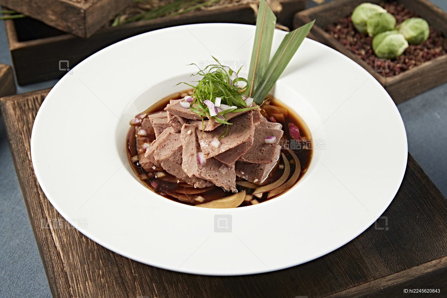 东方美食精美凉菜(东方美食的最新凉菜)