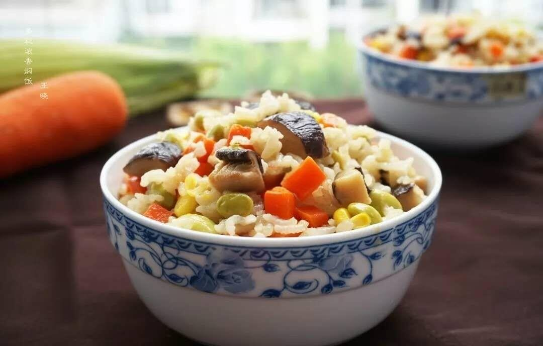 纯素菜焖饭(蔬菜焖饭的做法大全)