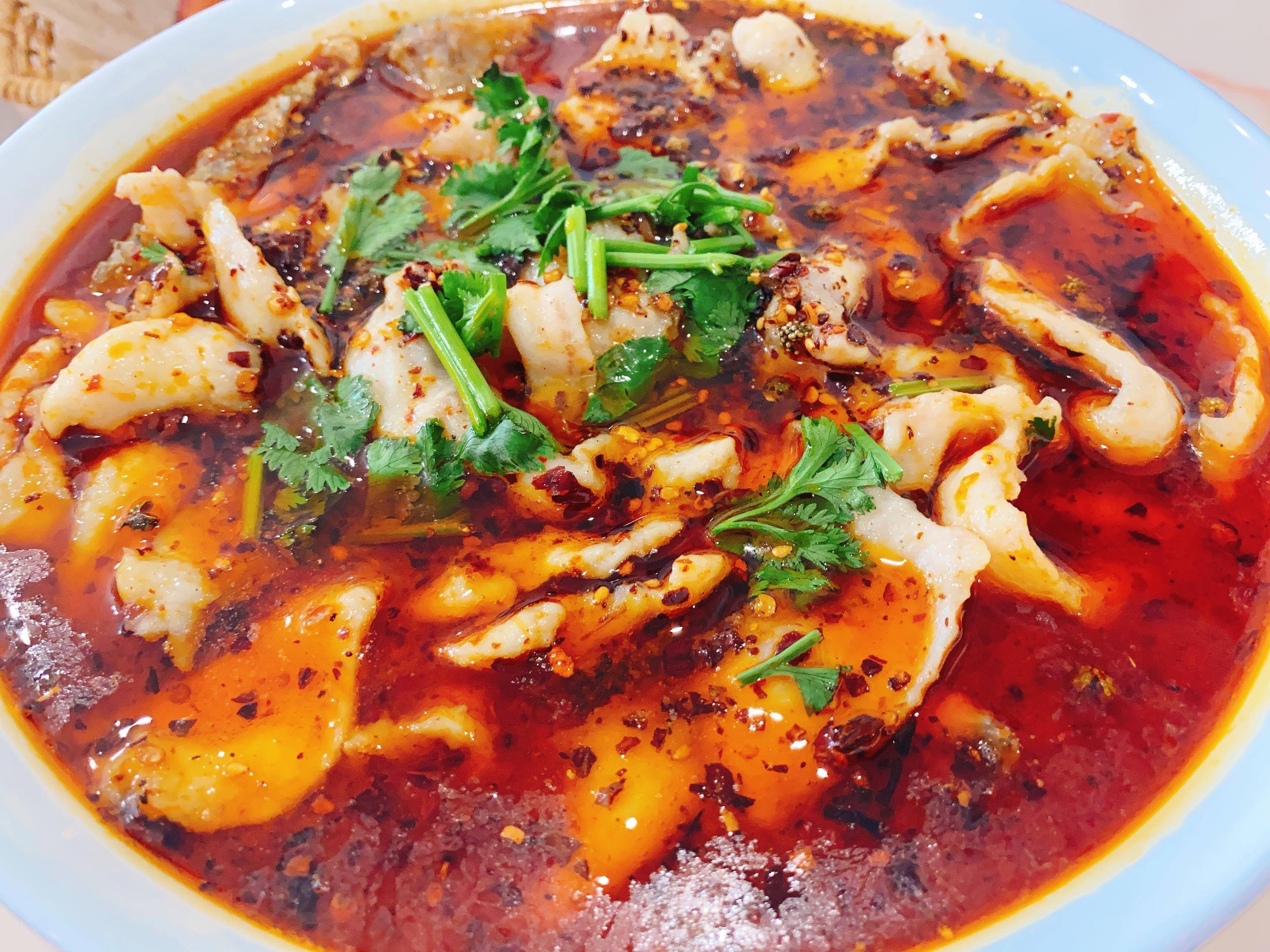 水煮鱼放哪些素菜(水煮鱼一般都放啥菜)