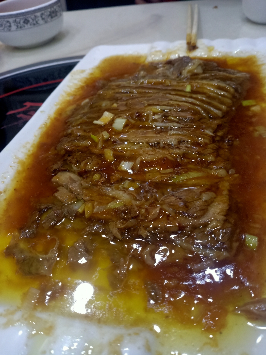 扒牛肉的家常做法(扒牛肉怎么做好吃窍门)