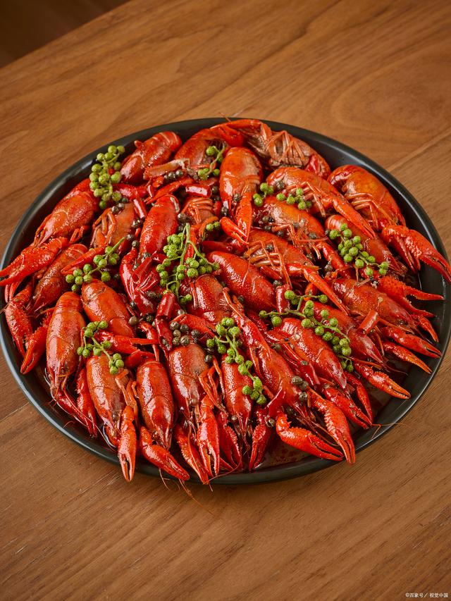 大龙虾特色菜肴(大龙虾的菜名花式叫法)