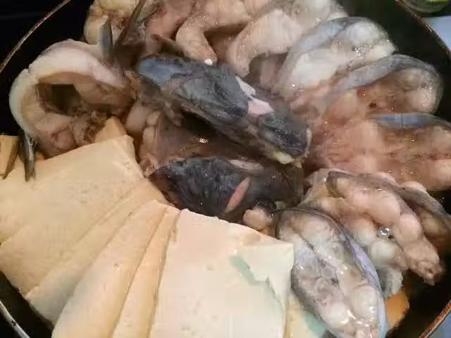 焖锅鱼要些什么素菜(焖锅鱼要些什么素菜呢)