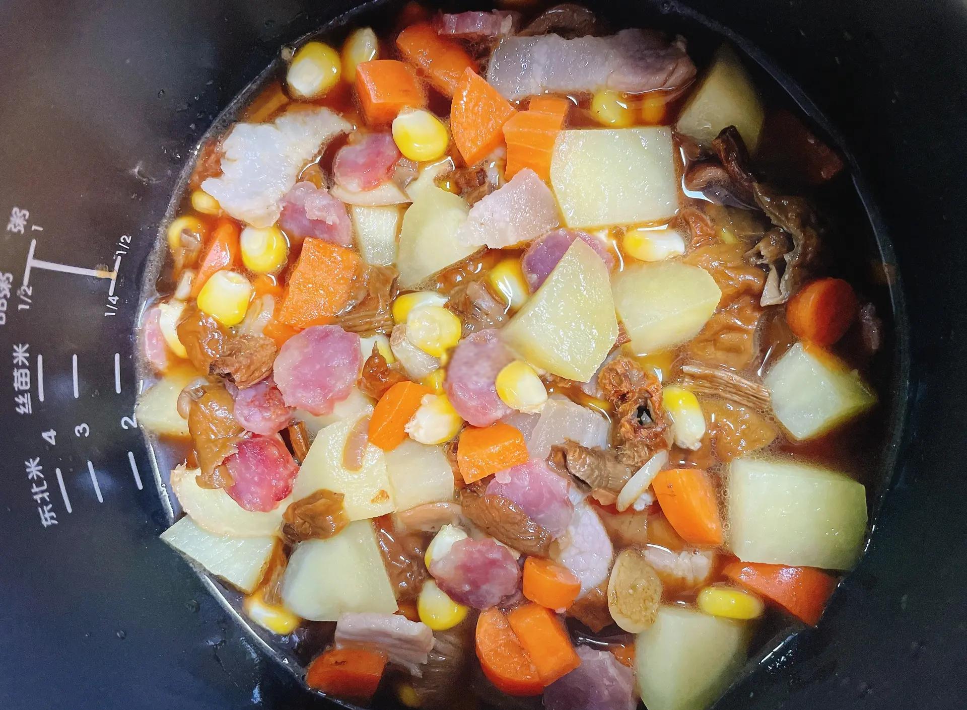 素菜闷饭的做法大全集(素懒人焖饭的做法大全集视频)