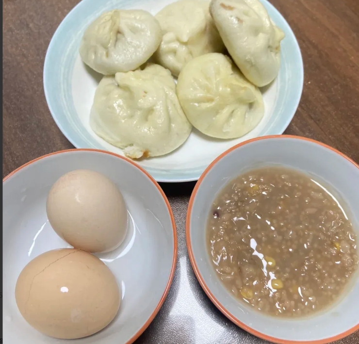 我想早餐(我想吃早餐什么意思)