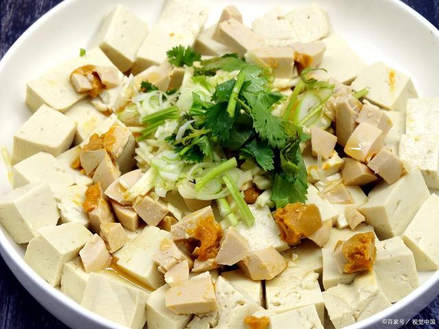 小葱拌豆腐凉菜(小葱凉拌豆腐怎么做好吃又简单)