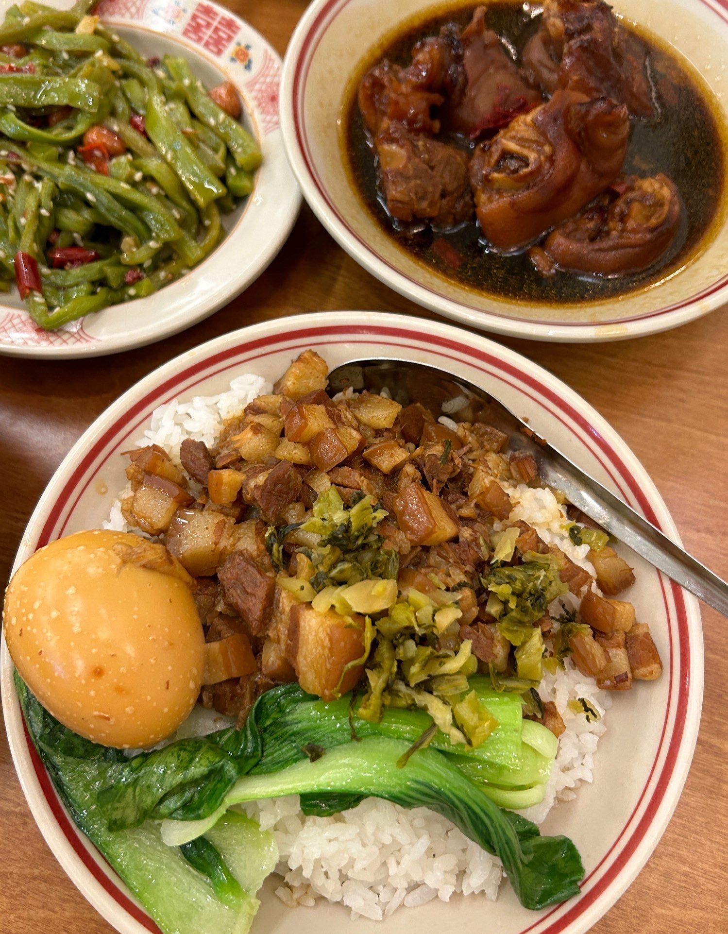 卤肉饭配什么素菜好看(卤肉饭配什么素菜好看图片)