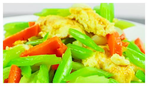 芹菜胡萝卜素菜(芹菜和胡萝卜能做什么菜)