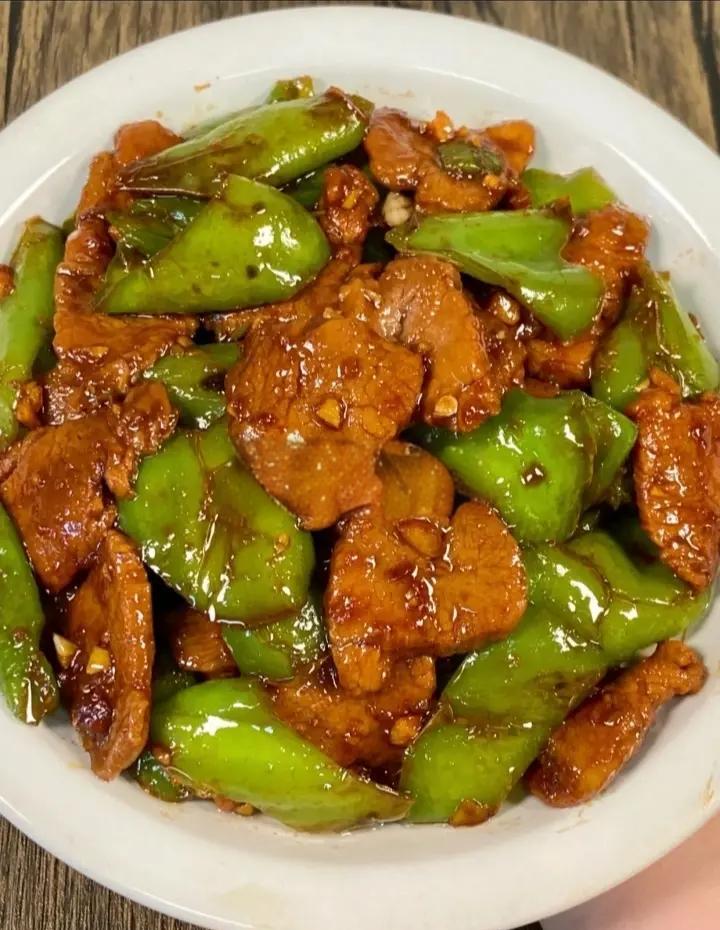 辣椒炒肉大全家常(辣椒炒肉的最简单做法 家常)