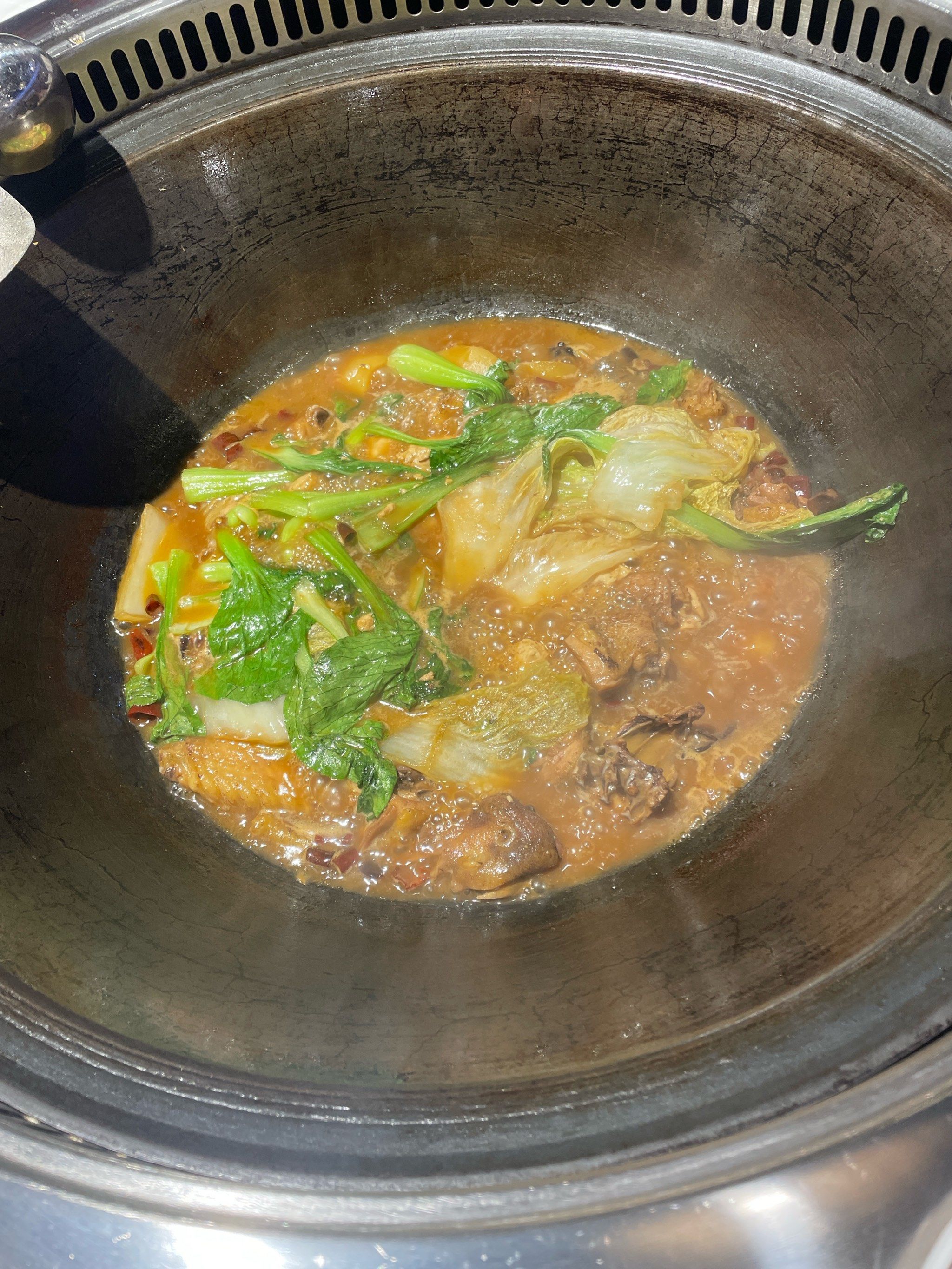 东北大锅炖的特色(东北大锅炖的特色菜是什么)