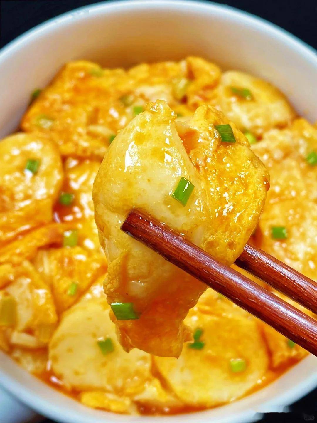 鸡蛋炒豆腐特色菜(鸡蛋炒豆腐做法视频)