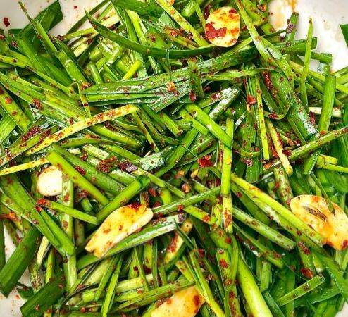 韭菜如何拌凉菜(韭菜拌凉菜和什么搭配好吃)