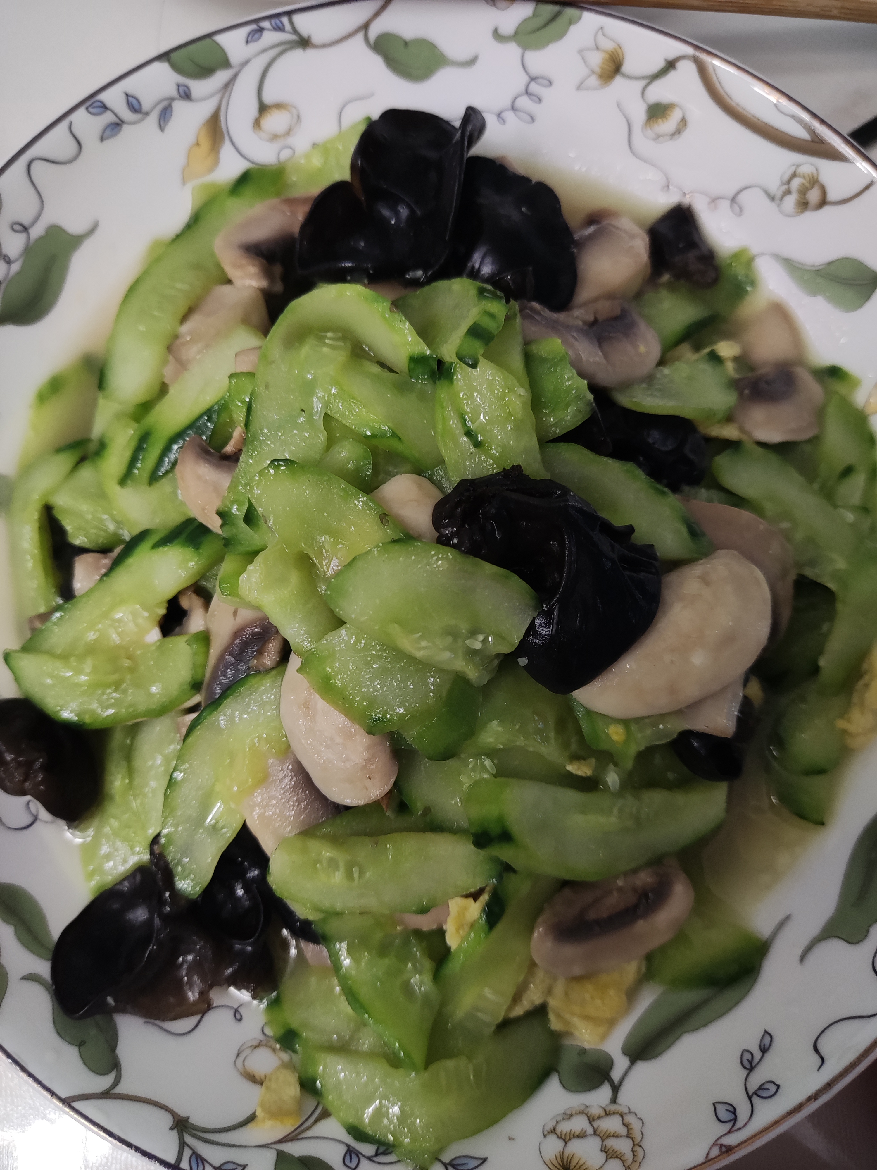 蘑菇黄瓜凉菜(蘑菇黄瓜怎么炒好吃) 蘑菇黄瓜凉菜(蘑菇黄瓜怎么炒好吃)