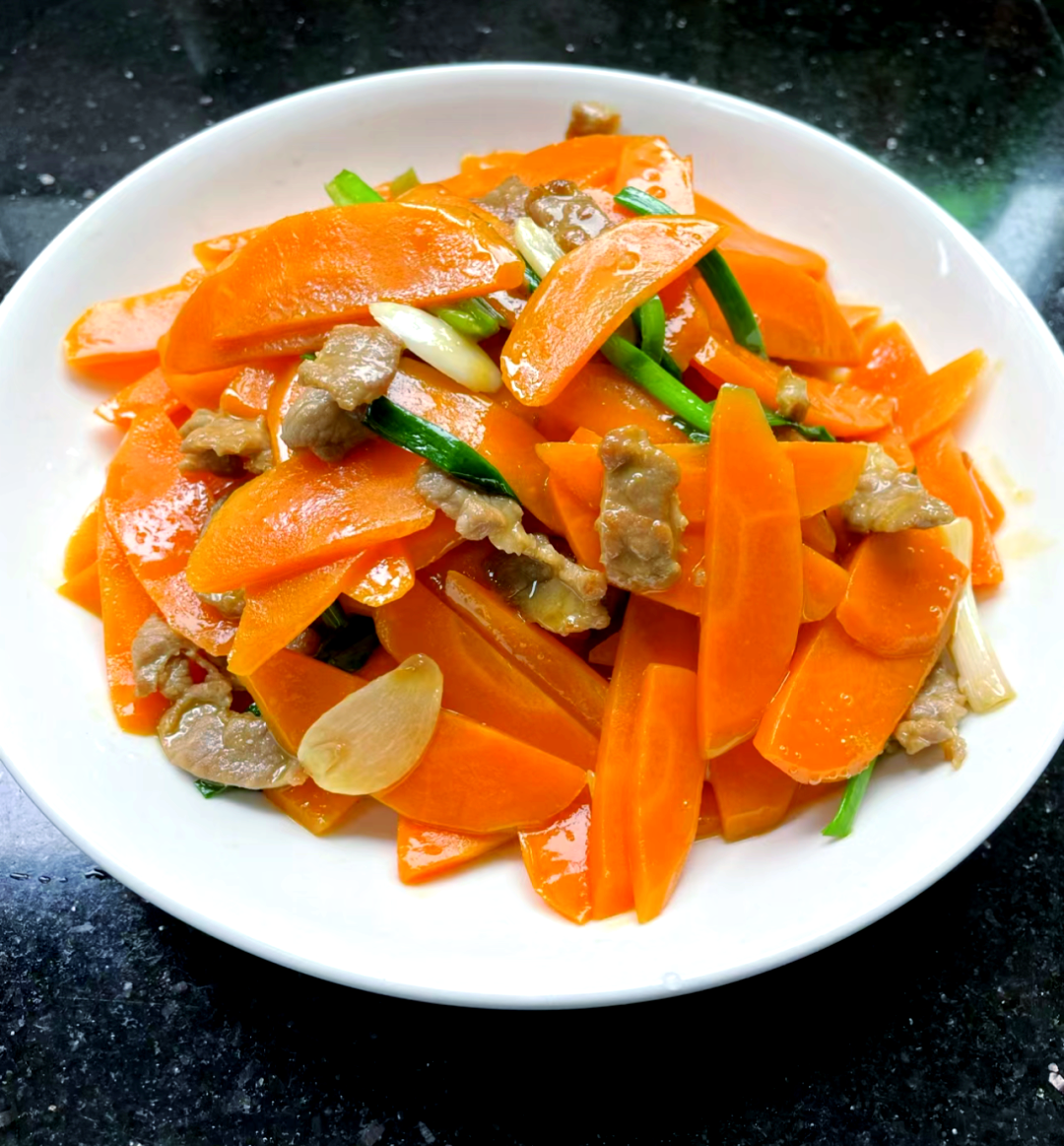 红萝卜炒肉的家常做法(红萝卜炒肉的家常做法大全)