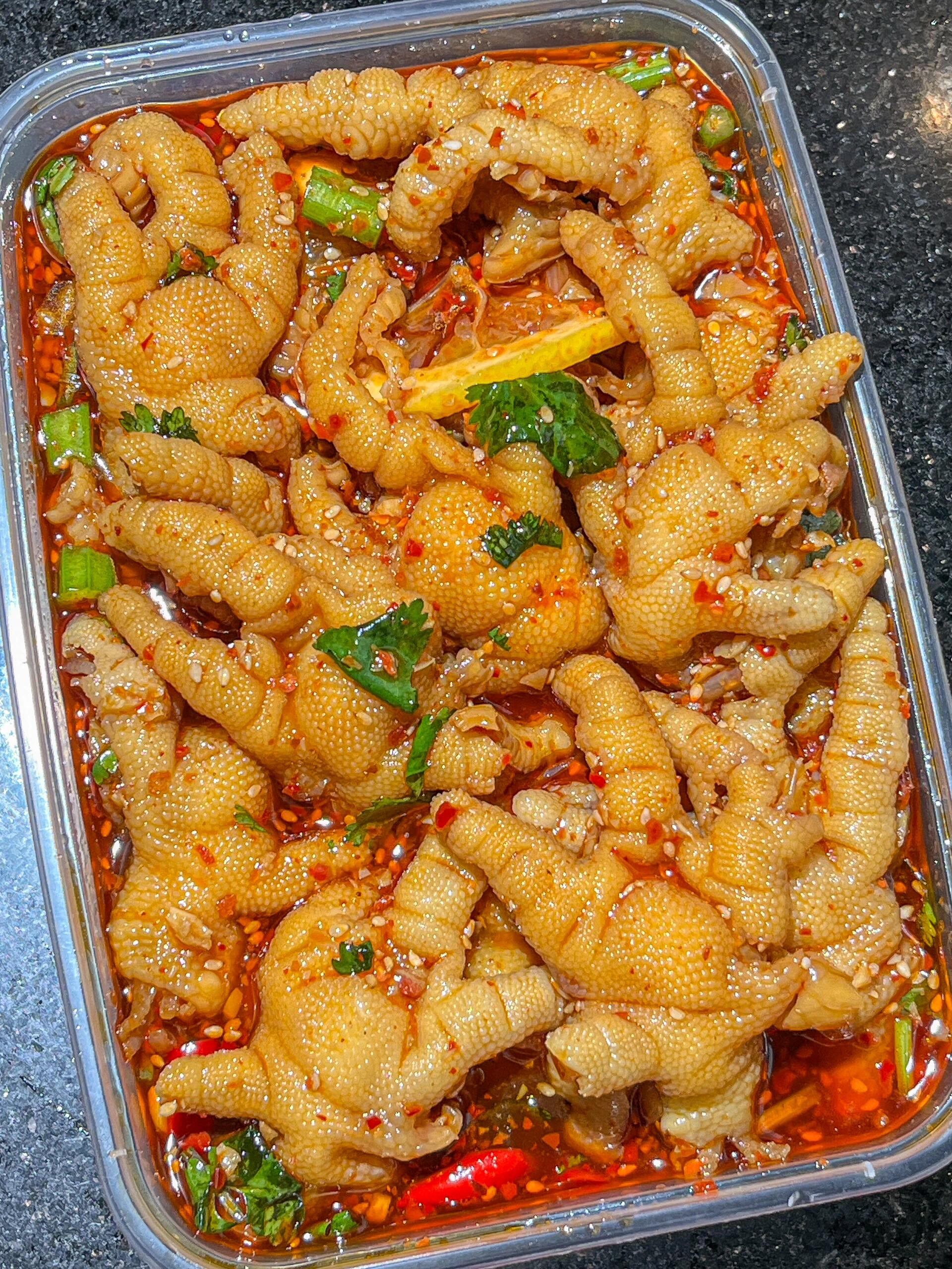 柠檬鸡爪可以加什么素菜(柠檬鸡爪可以加什么素菜呢)