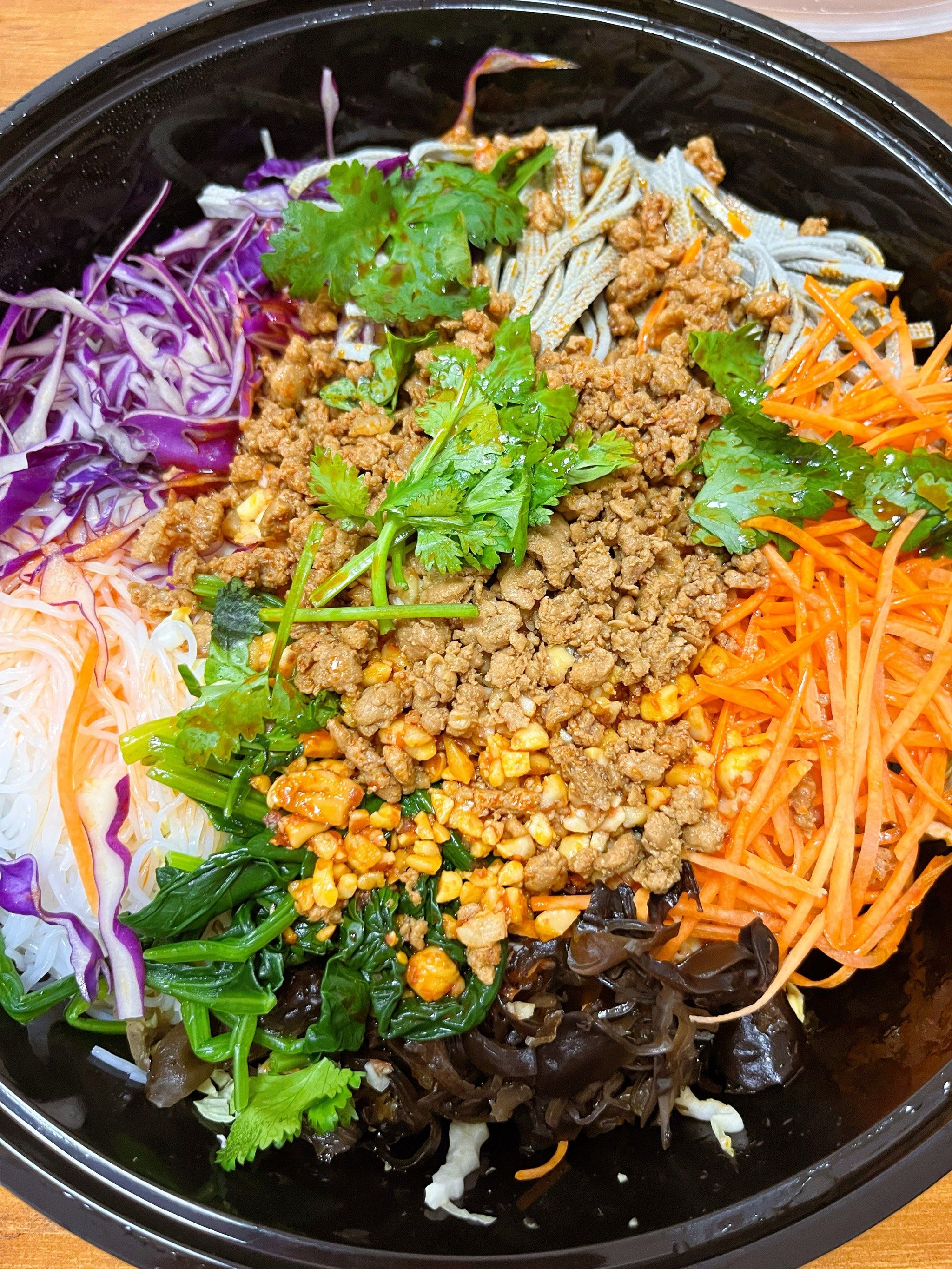 凉菜什锦拼盘(凉拌什锦菜都放什么调料好吃)