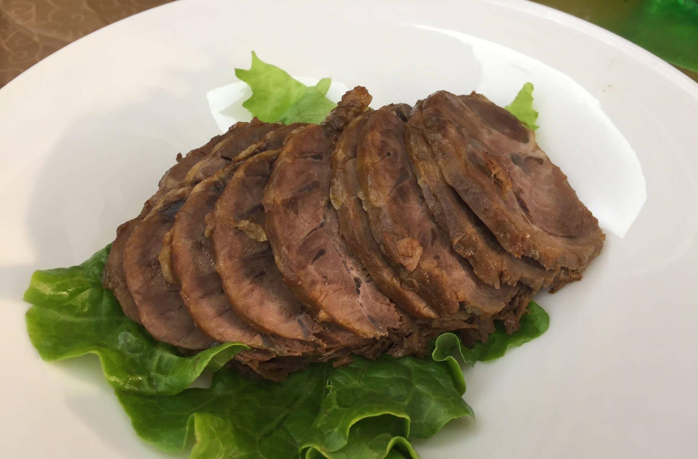 牛肉凉菜摆盘(牛肉凉菜摆盘怎么做)