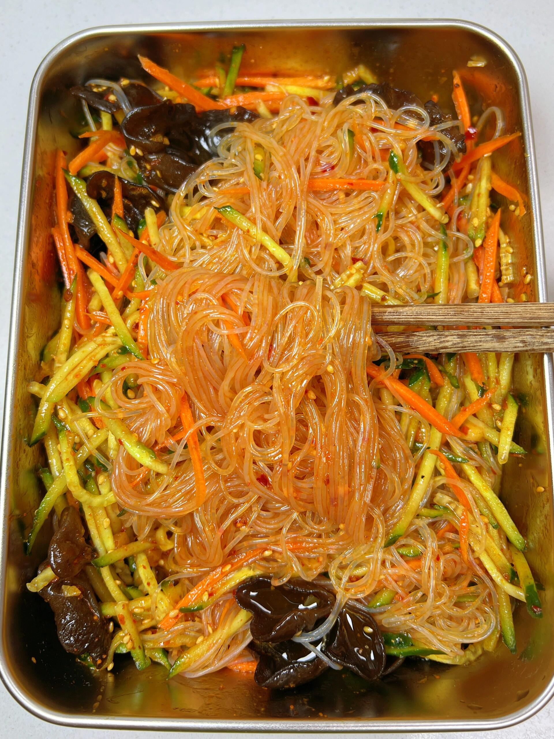 拌凉菜放蚝油(凉拌菜放蚝油还是放味极鲜好吃)