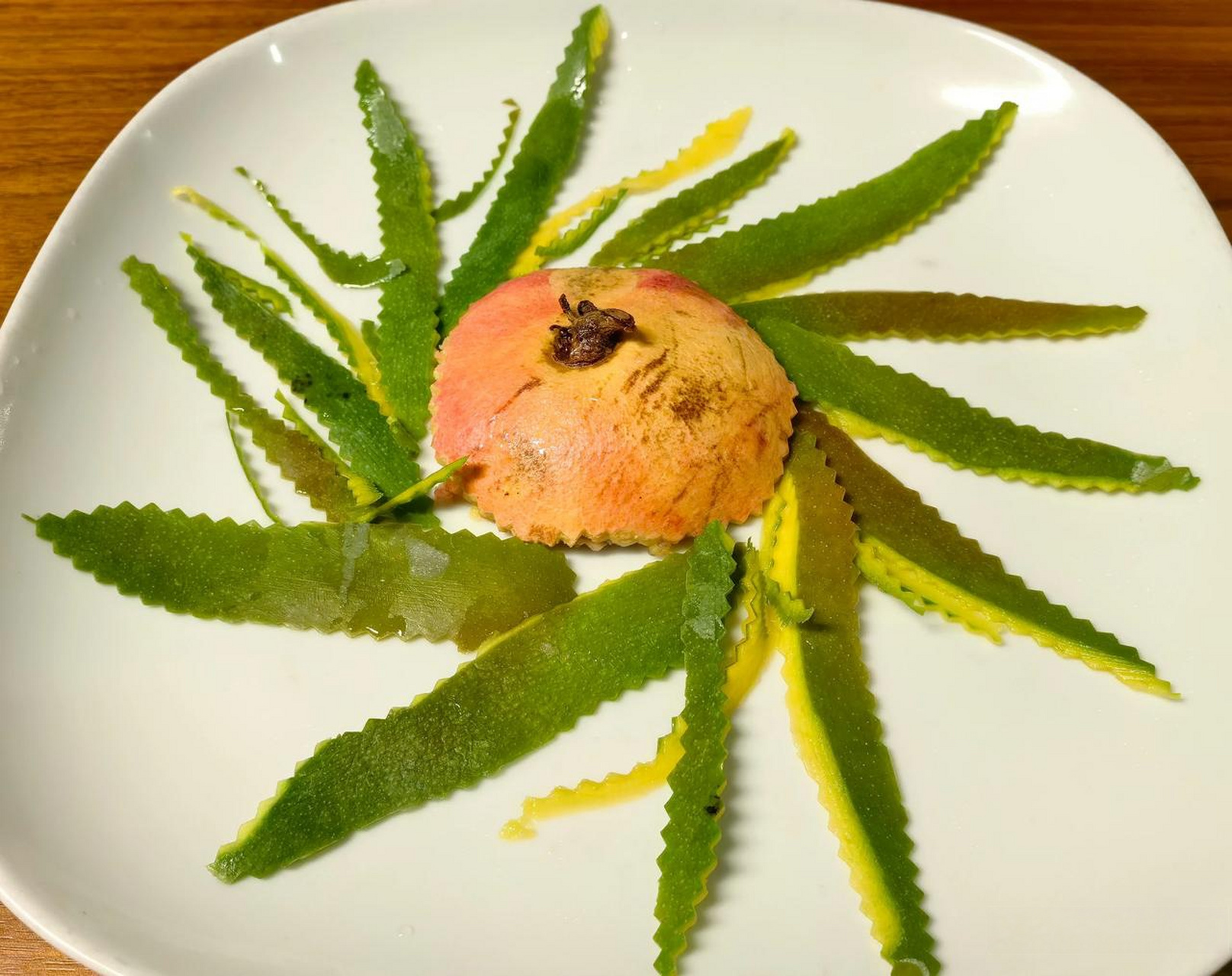 凉菜盘饰葡萄图片(凉菜盘饰花草图片名称)