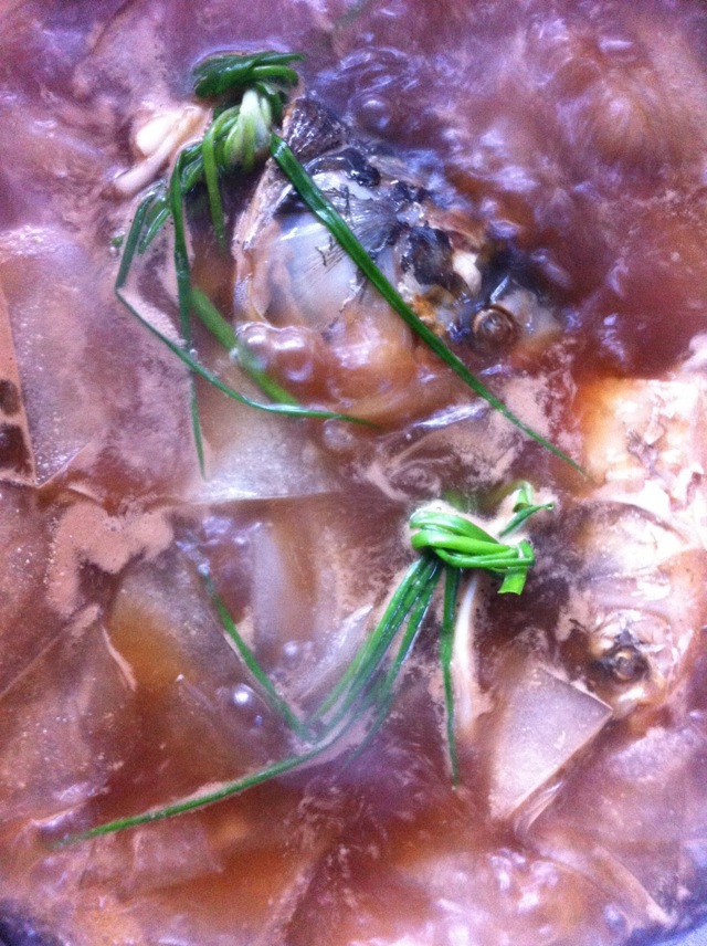 粉皮烧鱼头家常做法(粉皮烧鱼头家常做法大全)