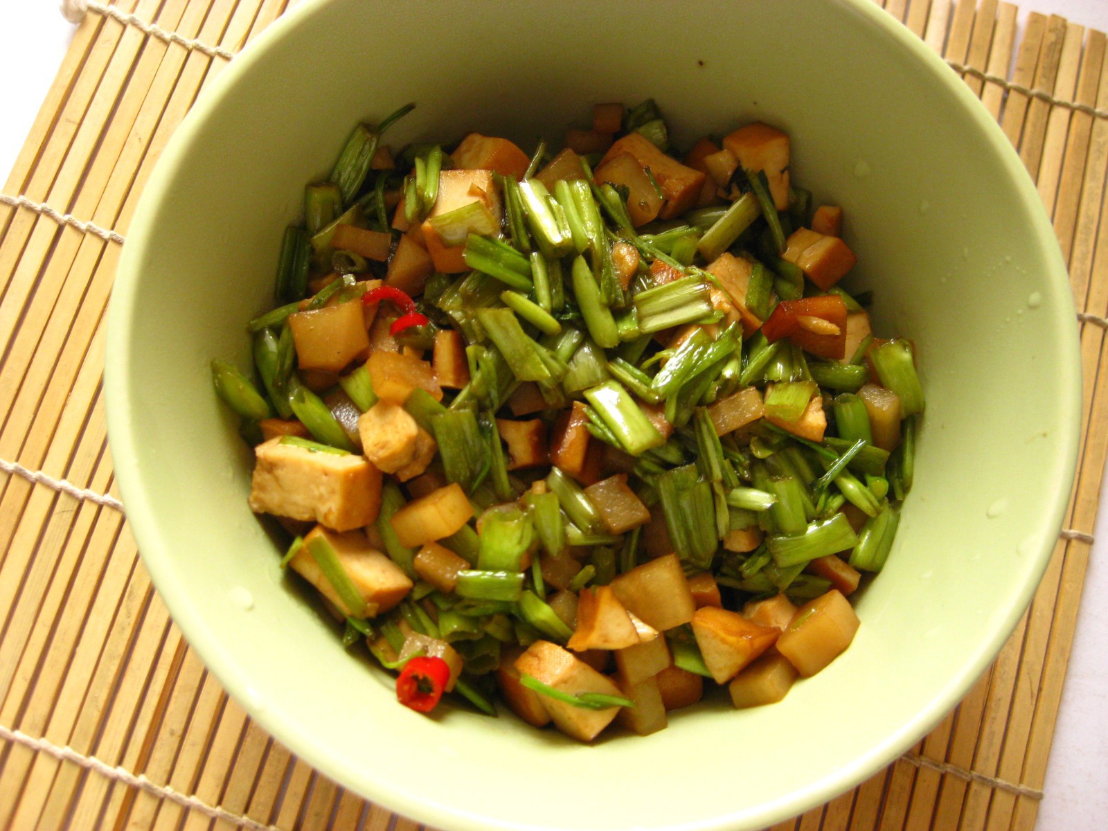 干子炒什么素菜(干子炒肉的做法大全集)