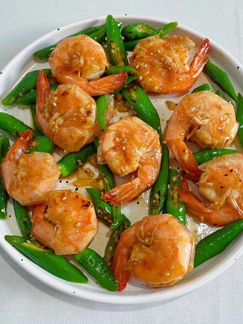 爆炒大虾的家常做法视频(爆炒大虾的做法大全家常菜)