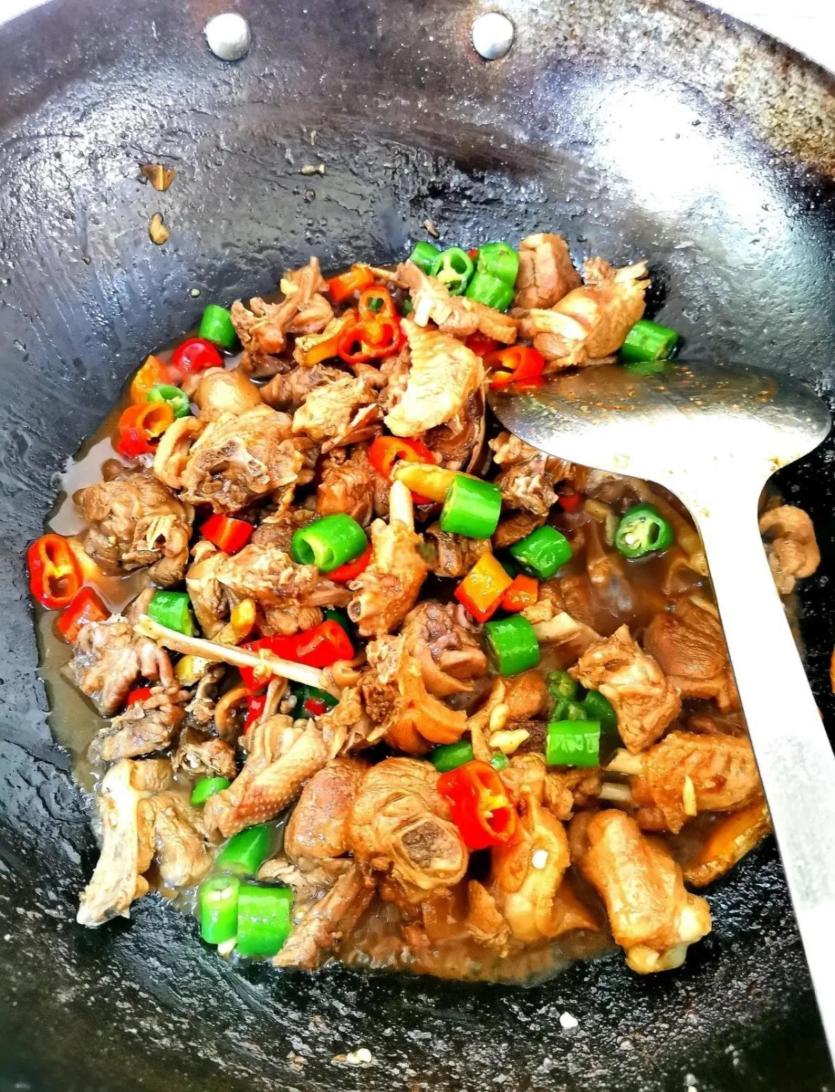 麻辣鸭的家常做法(麻辣鸭的家常做法大全)