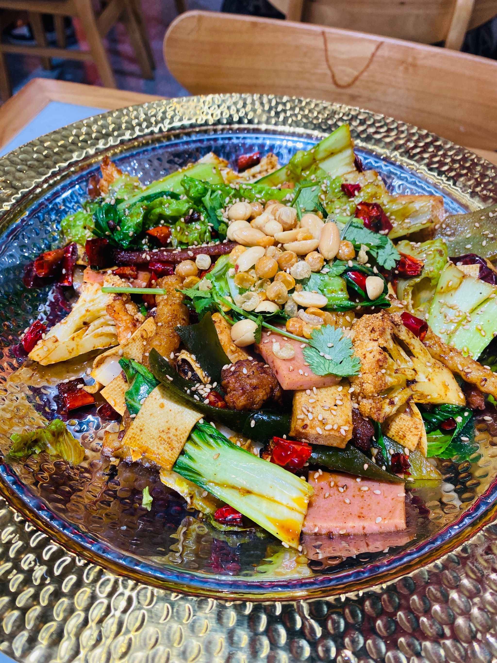 麻辣香锅素菜摆放(麻辣香锅素菜煮多久) 麻辣香锅素菜摆放(麻辣香锅素菜煮多久)