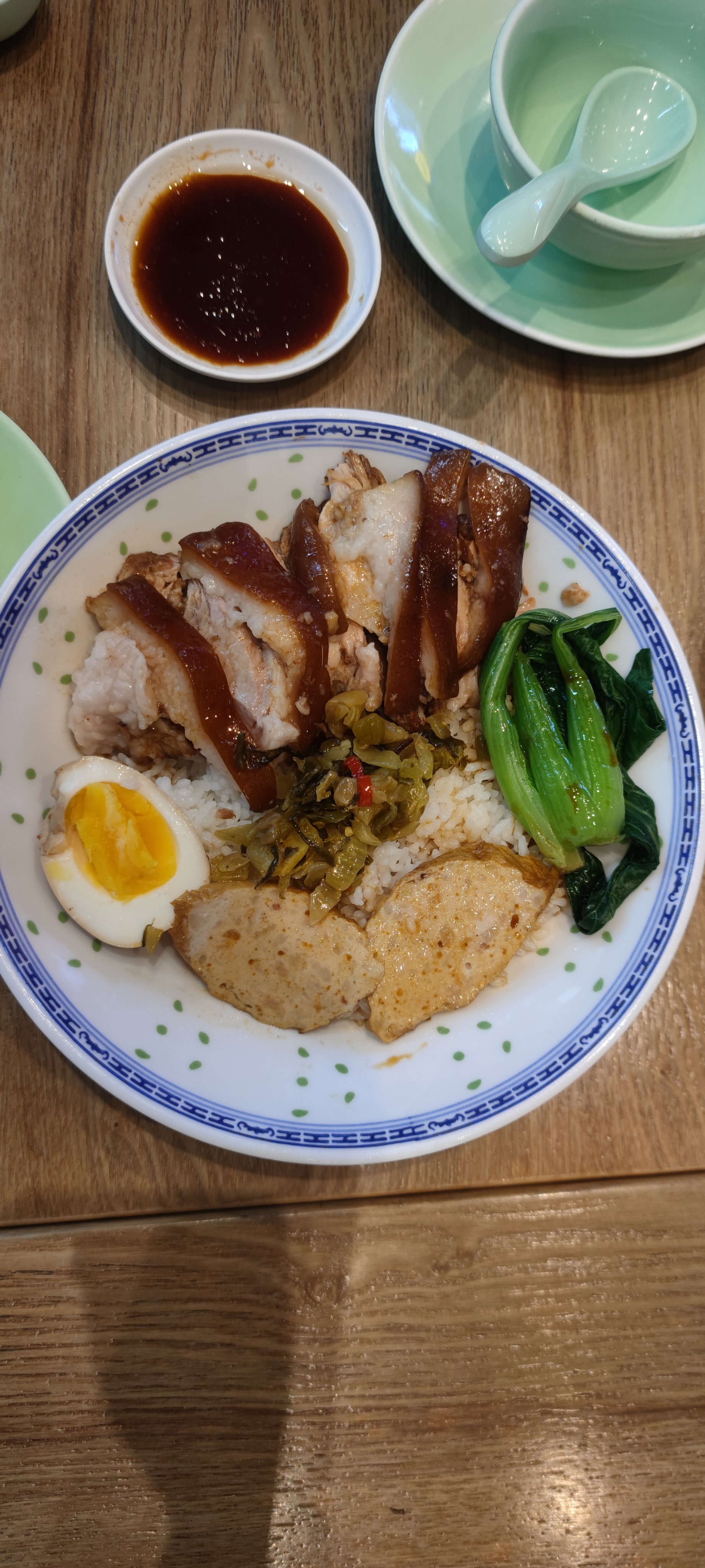 川味特色卤肉饭(川味特色卤肉饭图片大全)