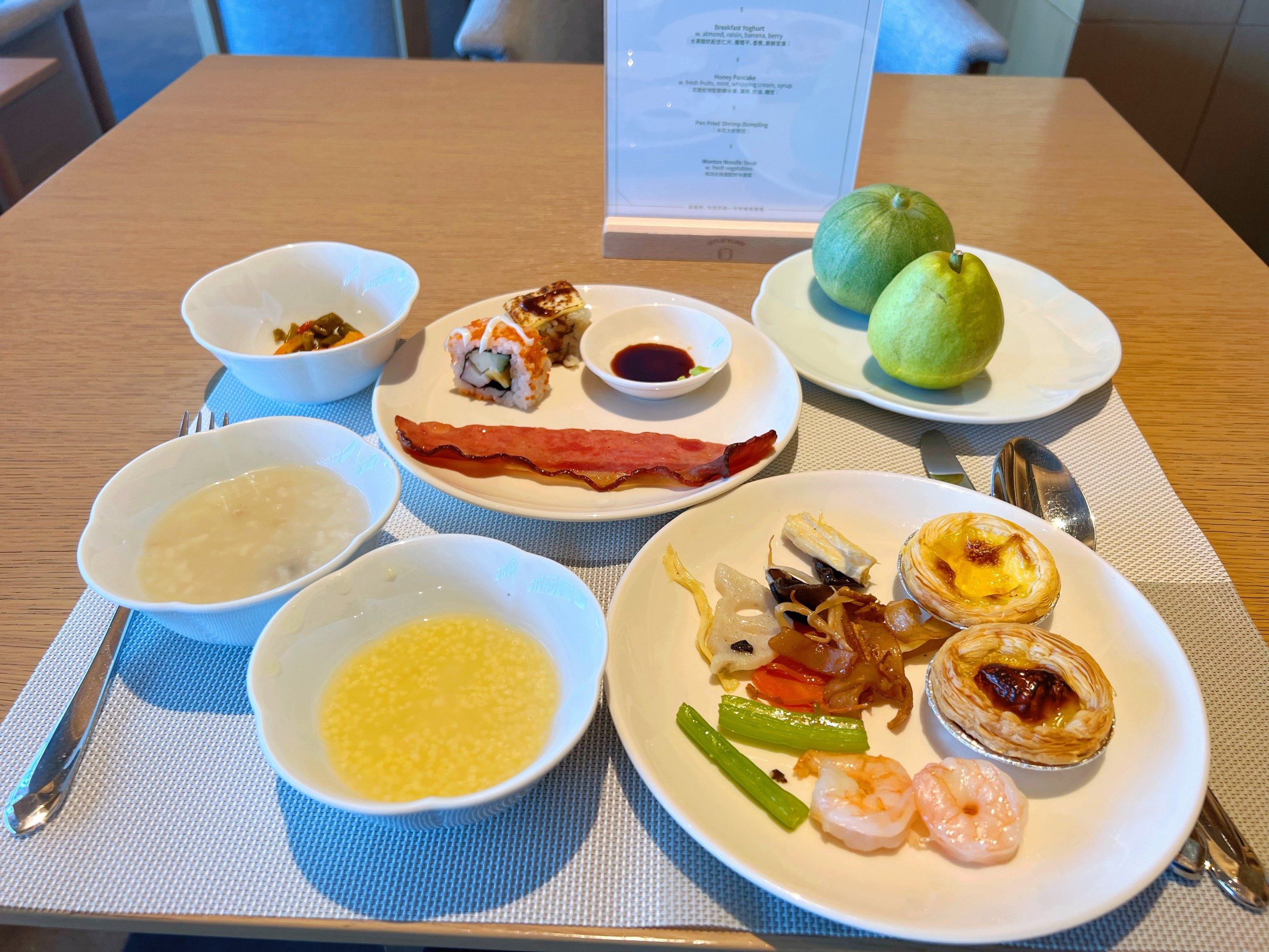 简单早餐的酒店(酒店早餐小菜大全)