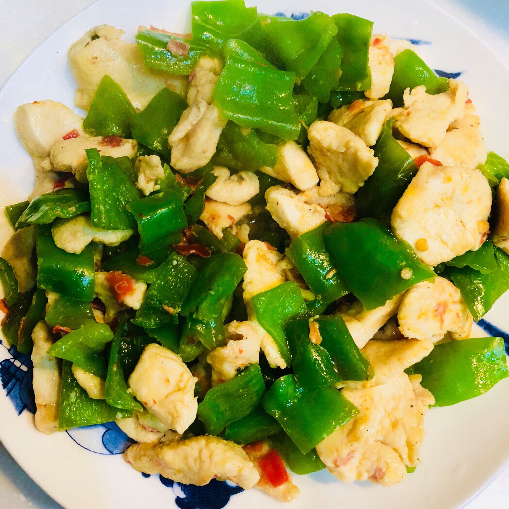 家常青椒鸡丁(家常青椒鸡丁怎么做)