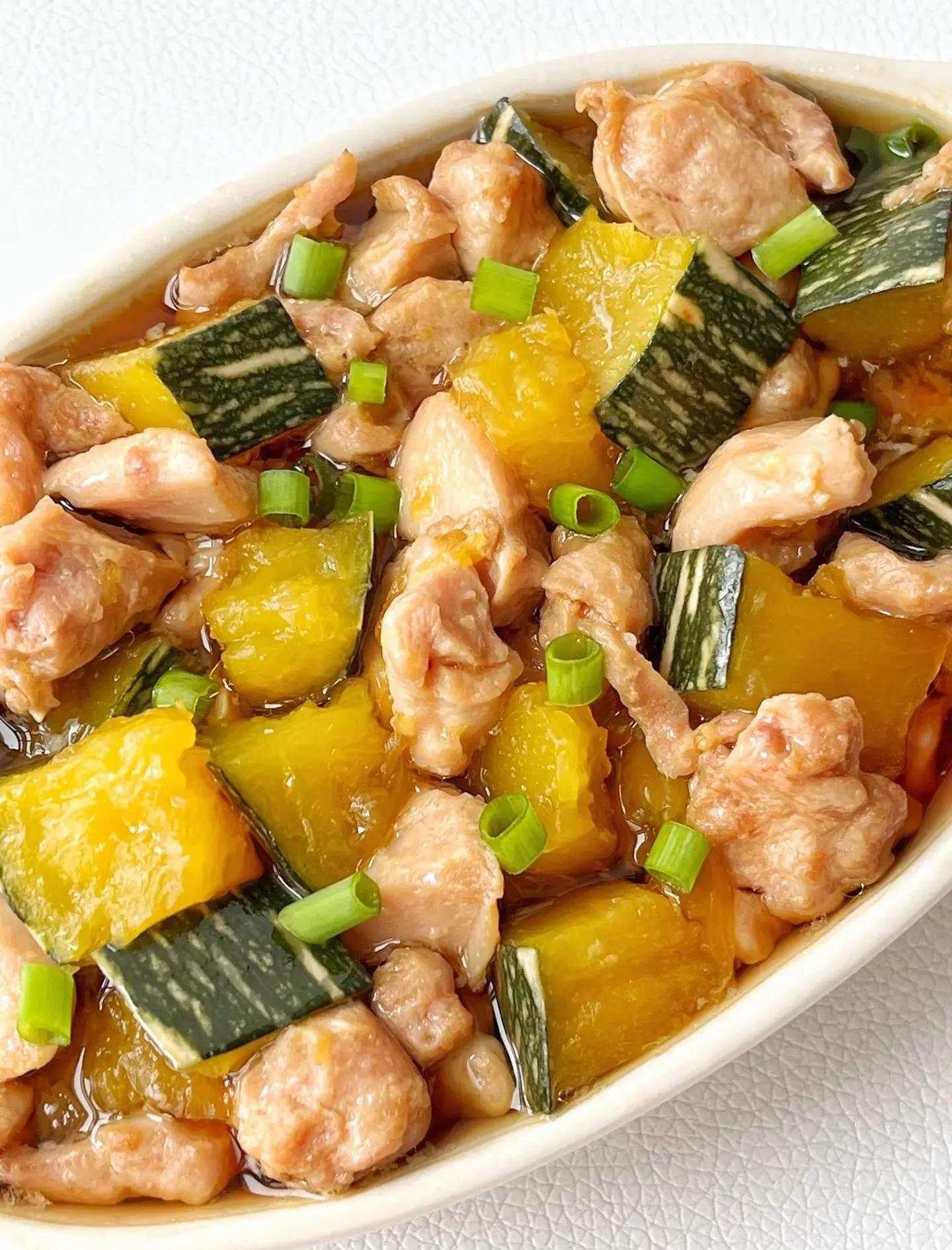 南瓜炖鸡家常做法(南瓜煲鸡汤的做法大全窍门) 南瓜炖鸡家常做法(南瓜煲鸡汤的做法大全窍门)