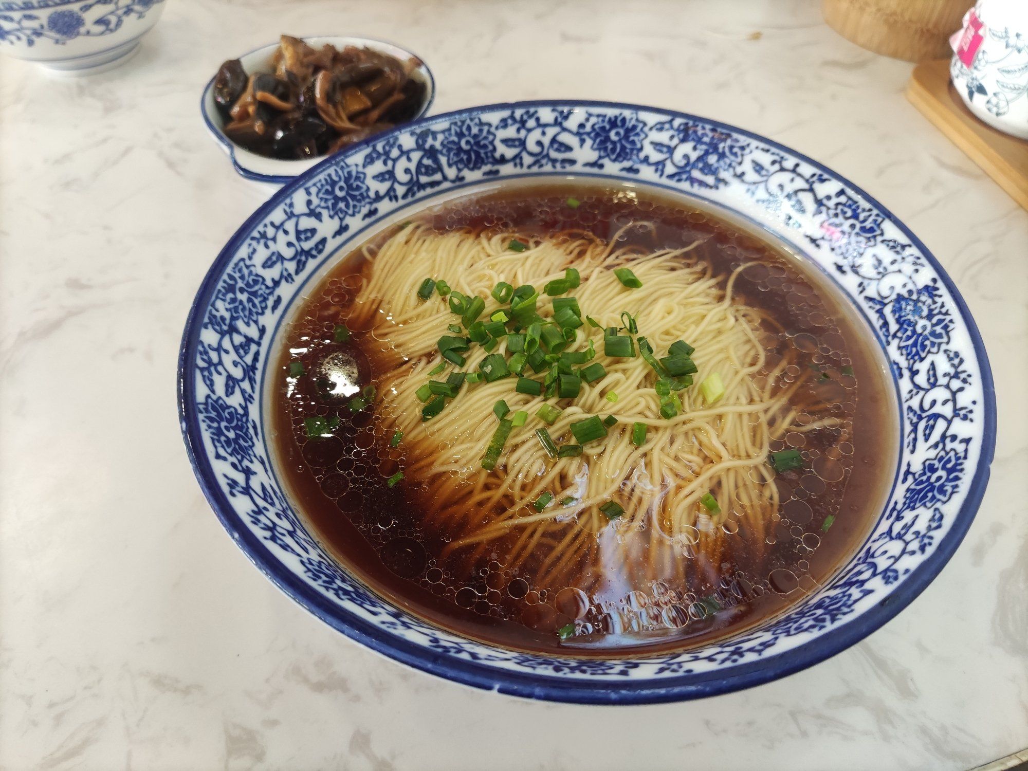 蘑菇特色面店(蘑菇面的做法窍门)