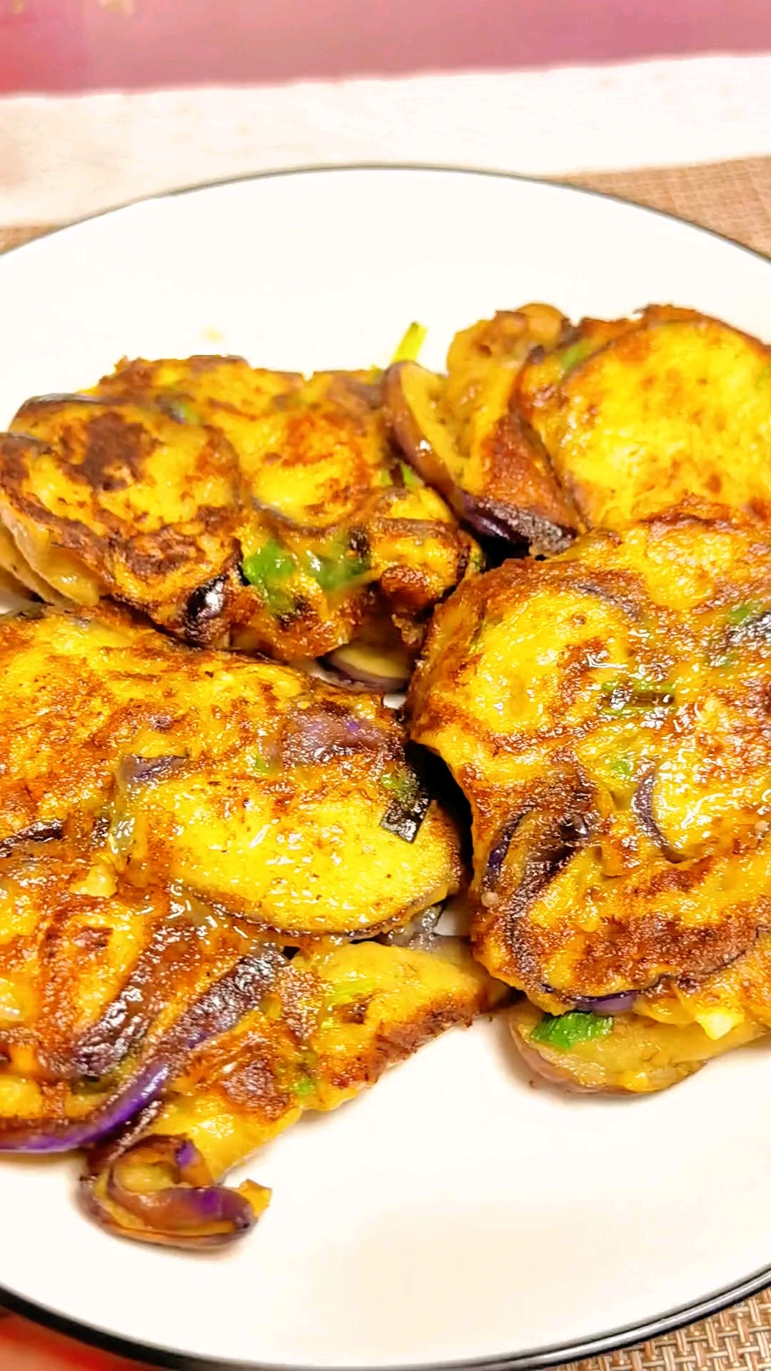 煎茄子的家常做法(如何烧茄子好吃又简单)