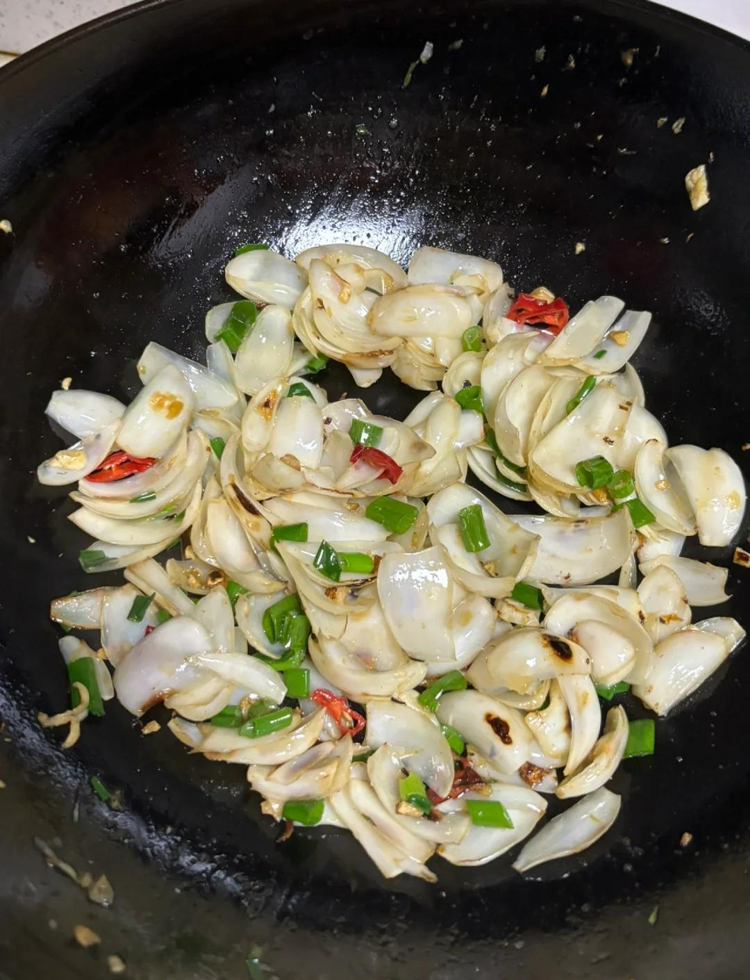 茉莉百合凉菜(百合可以和茉莉冲泡么)