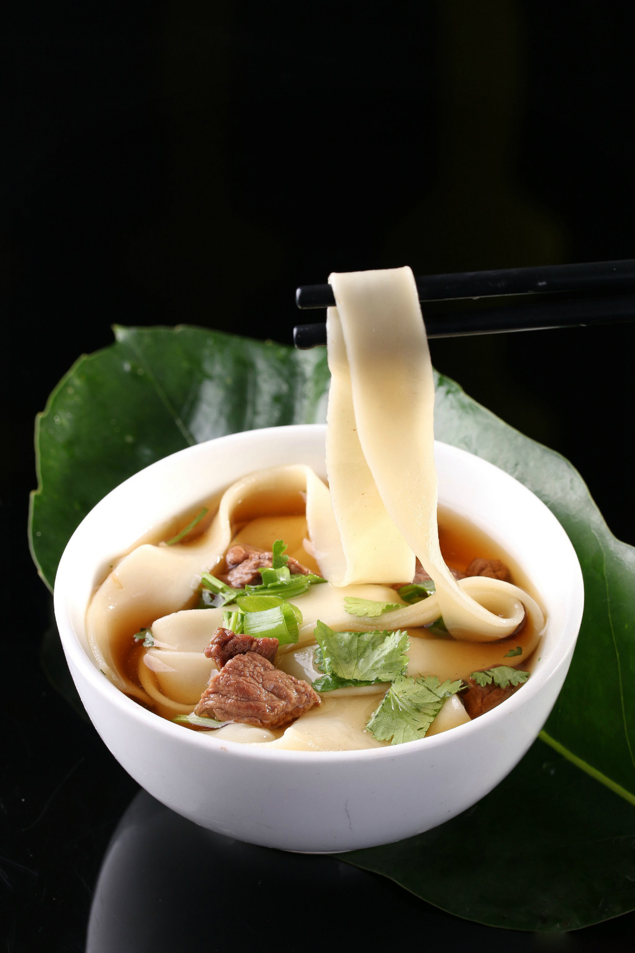 关于河南烩面的特色(关于河南烩面的特色介绍)