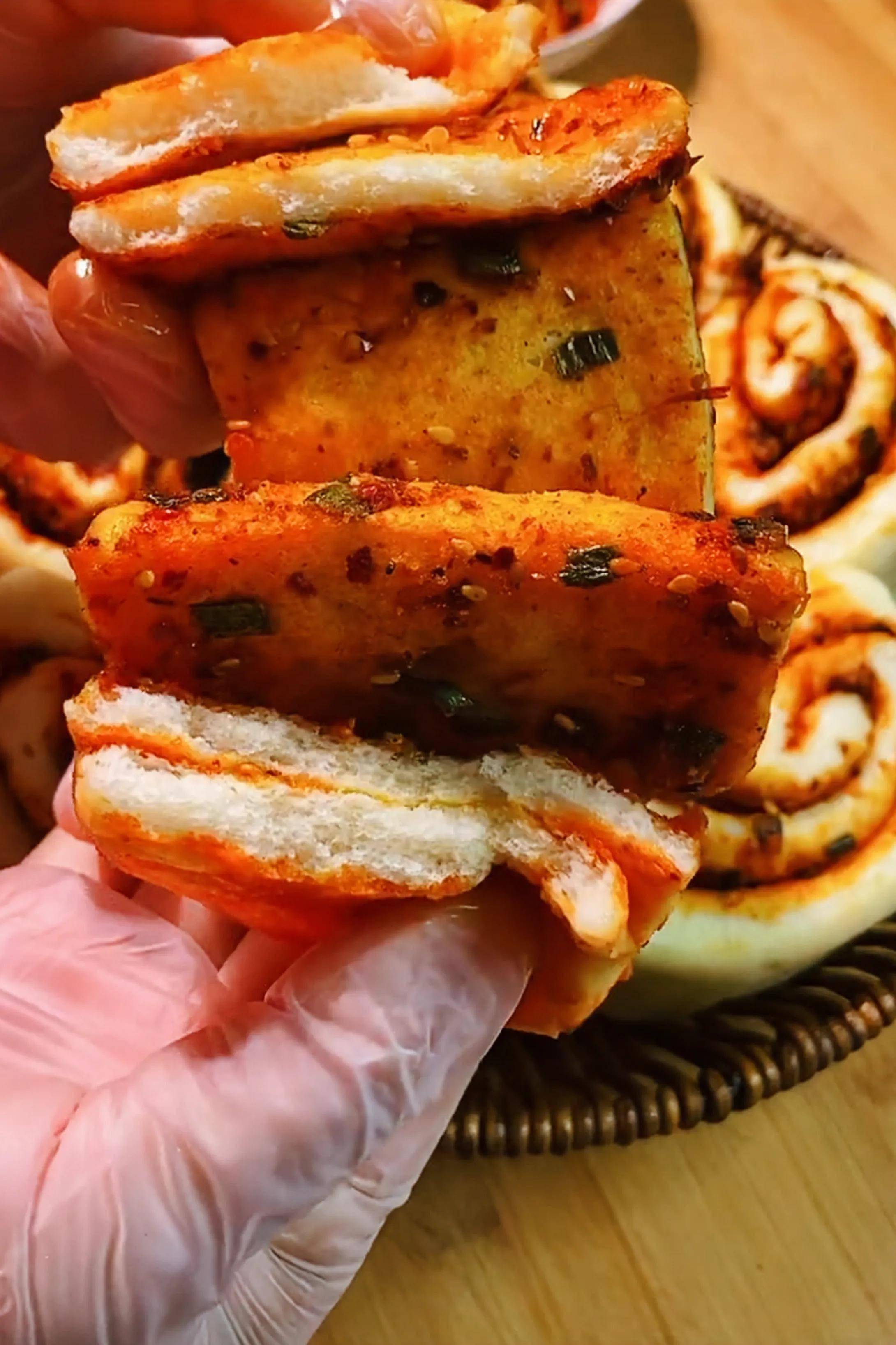 辣椒花卷是哪里的特色(真正的辣椒花卷怎么做的)