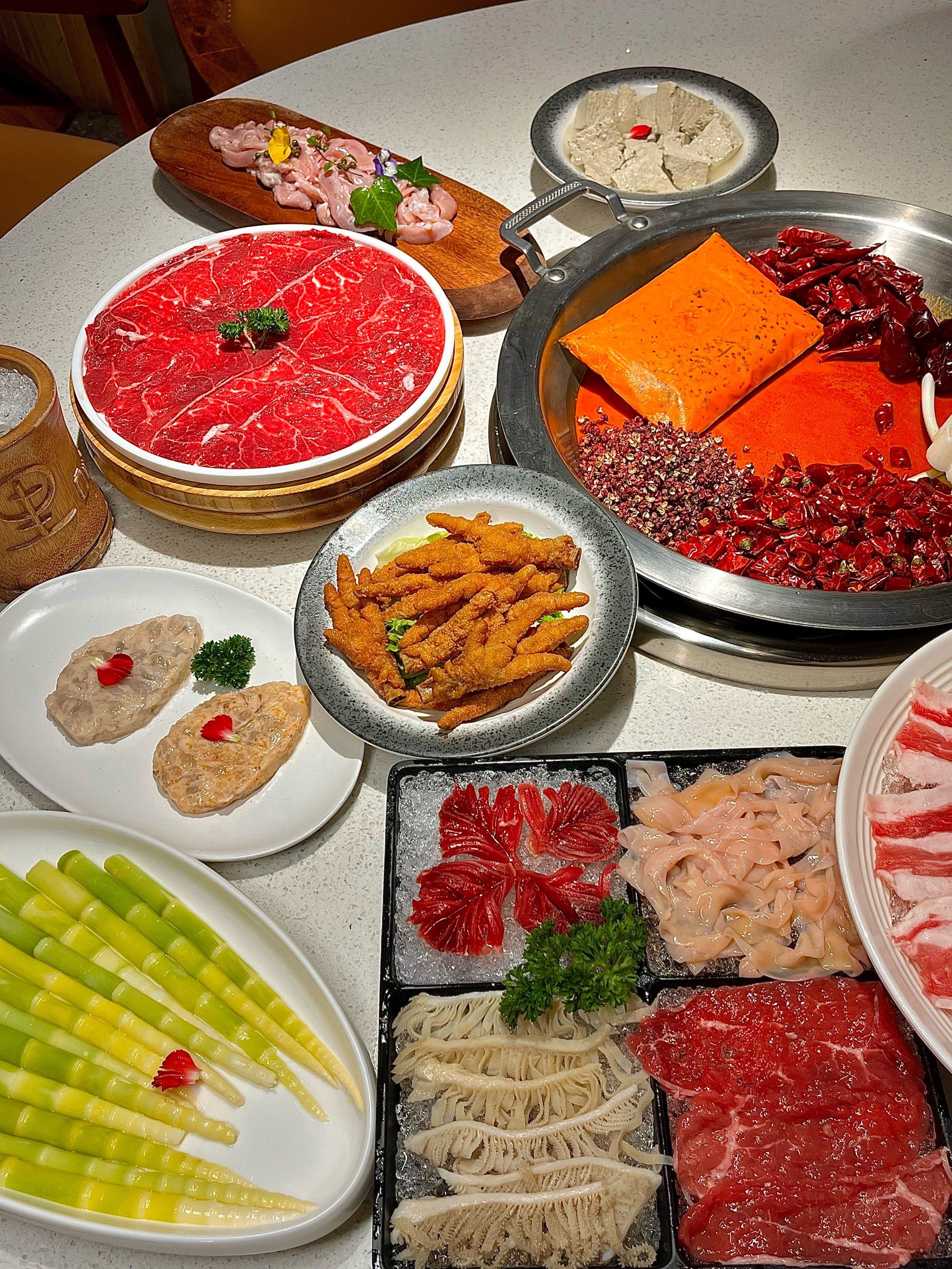 成都火锅有什么特色(成都火锅特色菜品有哪些)