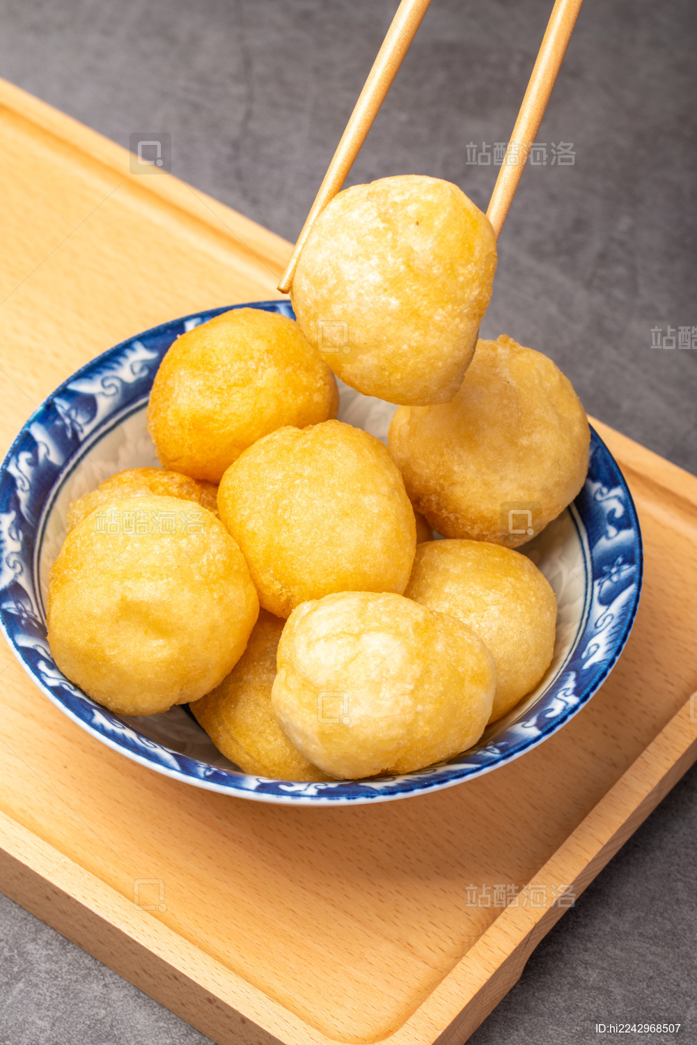 街边小吃炸丸子(炸丸子商业做法视频)