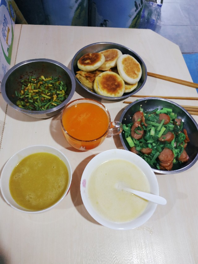 在家做的早餐图片(在家做的早餐图片卡通)