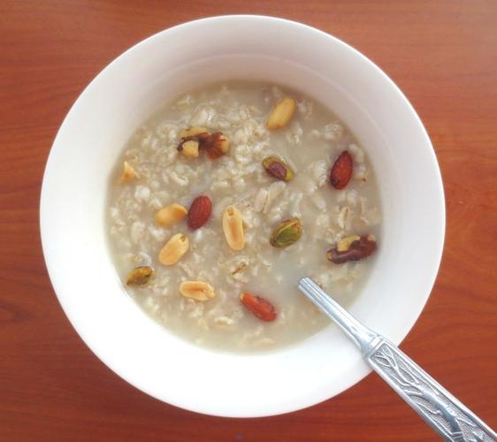 麦片粥早餐(早餐麦片粥配什么)