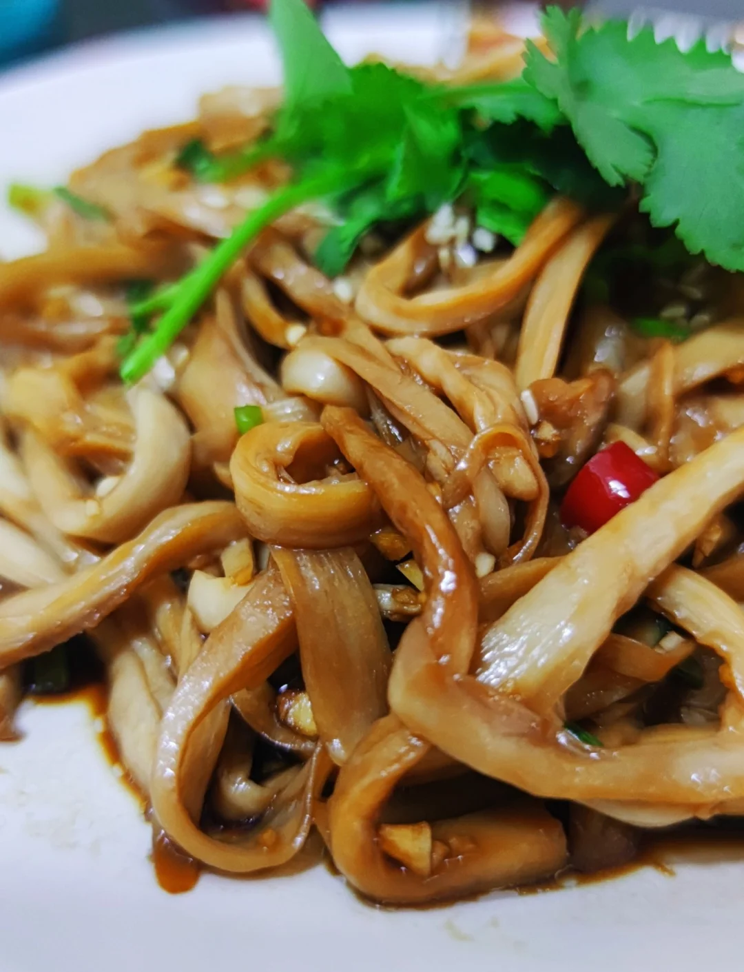 鸡腿做凉菜(鸡腿凉菜的做法窍门)