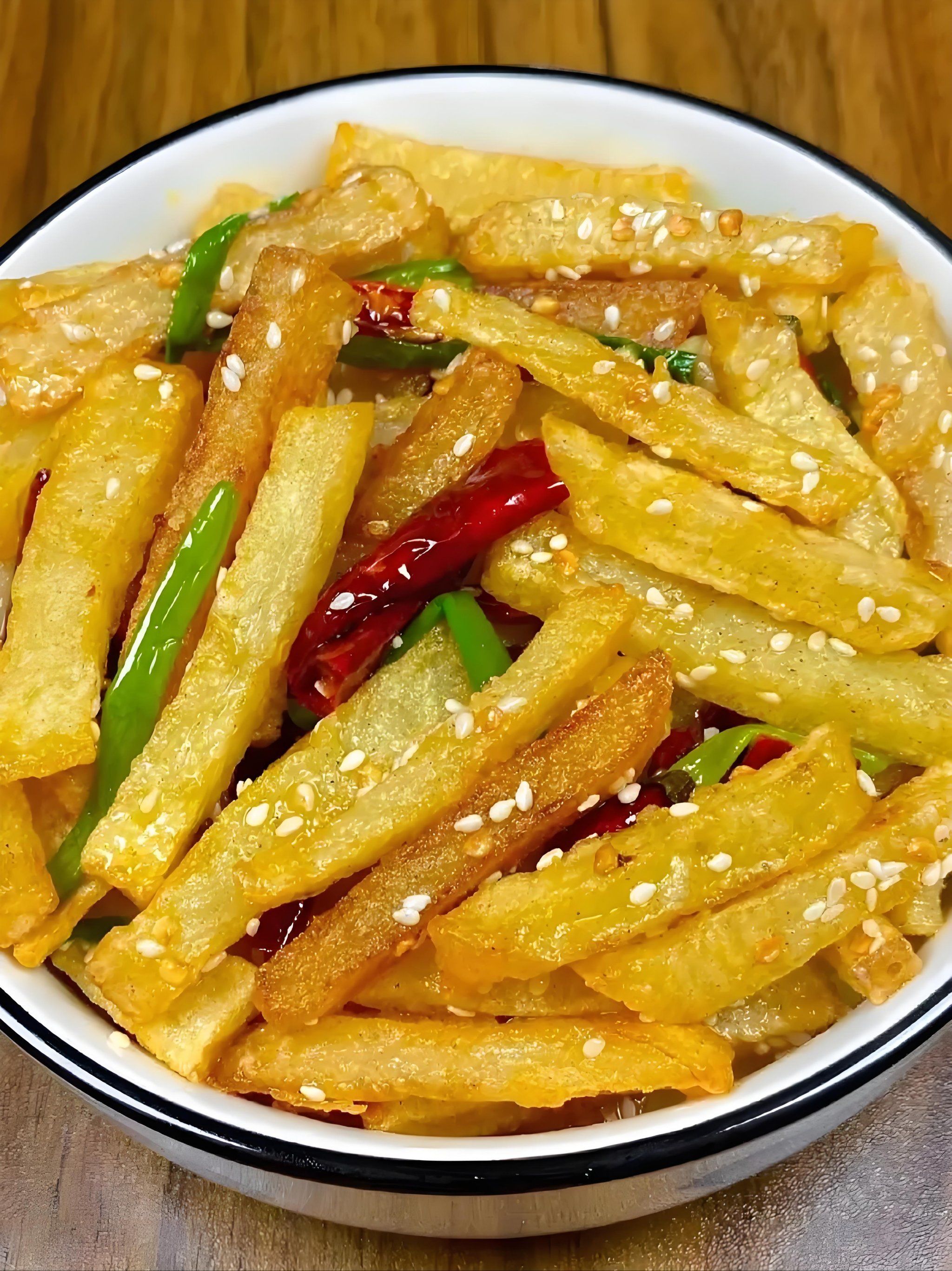 土豆炸薯条的家常做法(土豆炸薯条的家常做法视频)