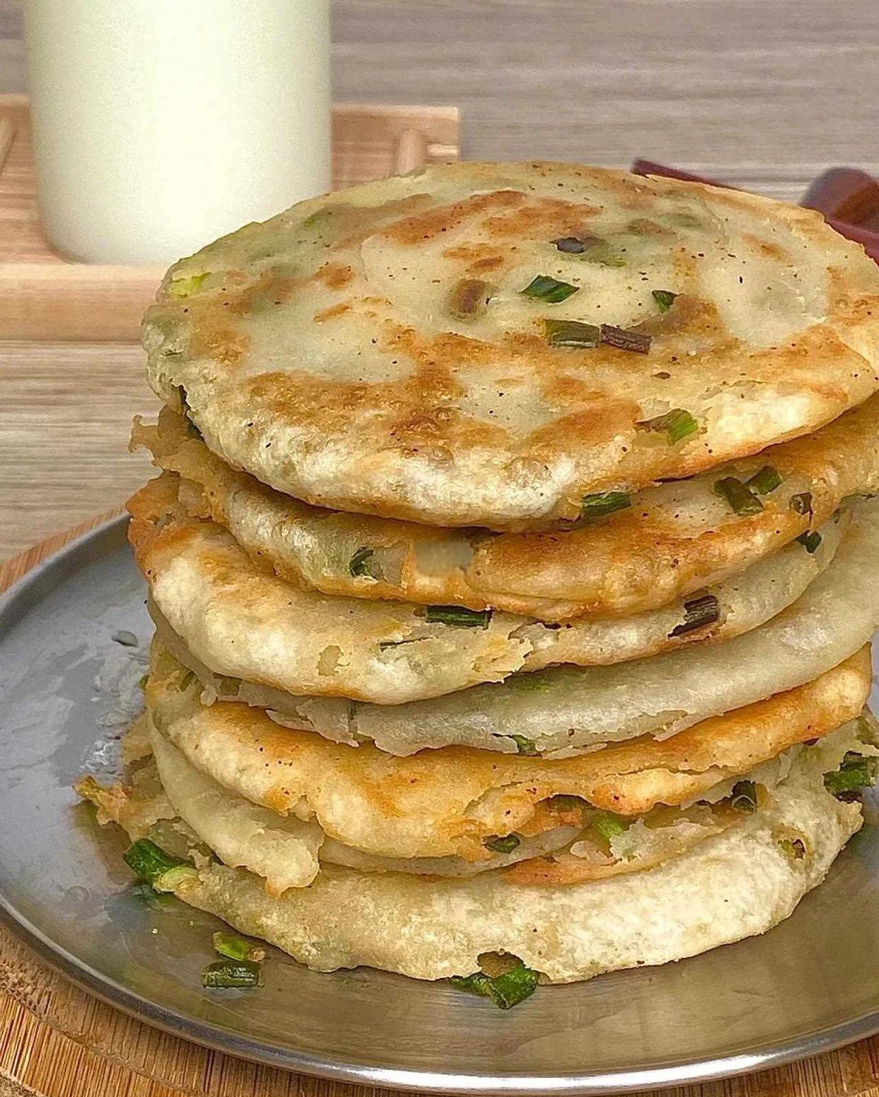 家常葱油饼的做法(家常葱油饼的做法视频)