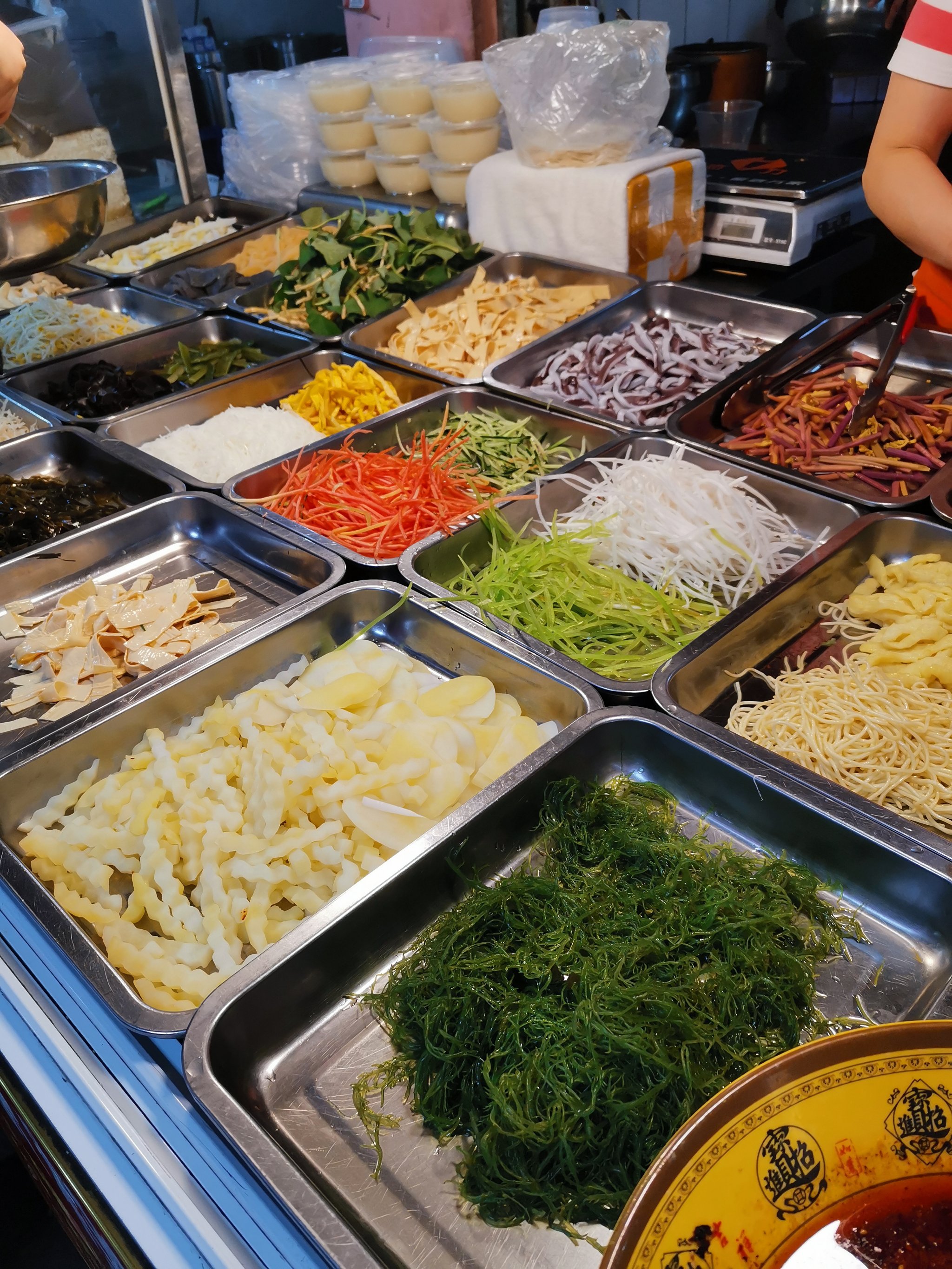 超市什么凉菜图片(超市里的凉拌菜做法窍门)