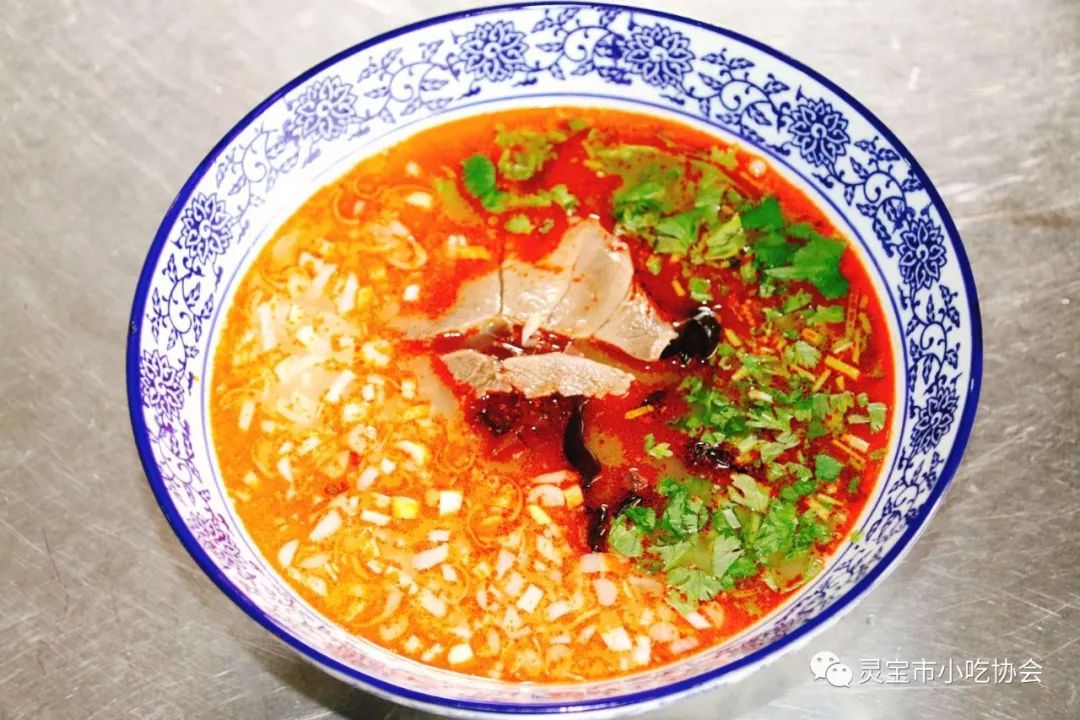 灵宝小吃师傅招聘(小吃店招聘工人一名)