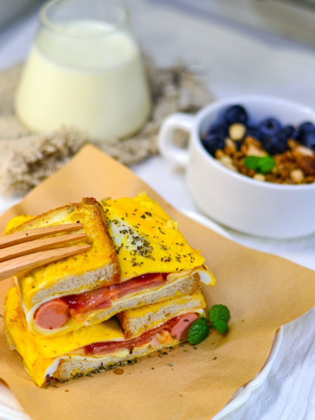 鸡蛋吐司早餐(鸡蛋吐司早餐图片)