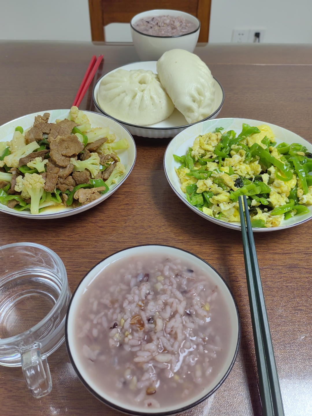 做饭新手早餐(新手做早餐的流程做法)