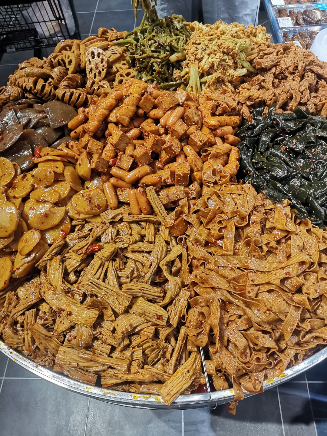 卤菜摊卤素菜(卤菜店卖的素菜怎么做)