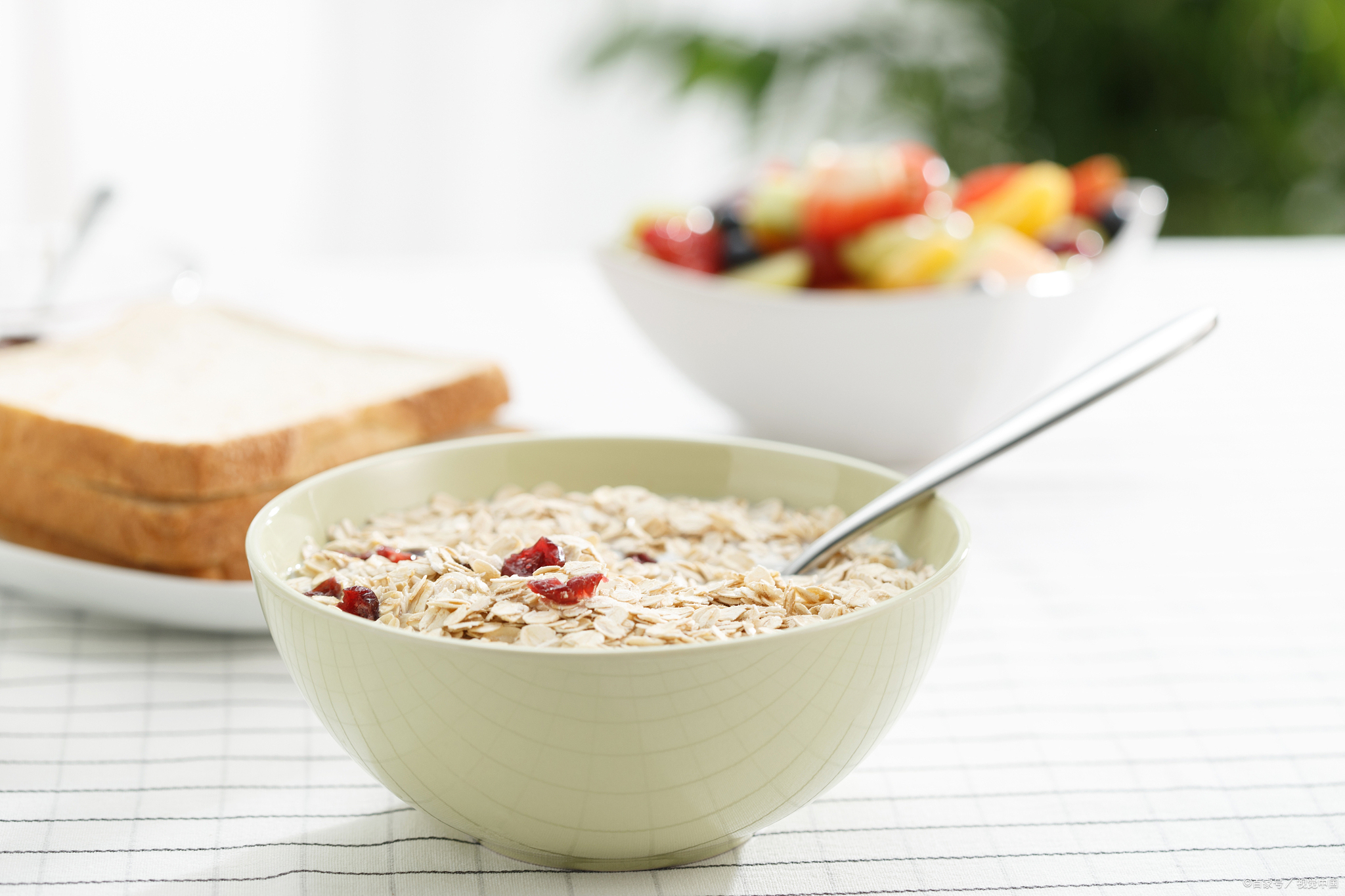 早餐燕麦片图片(早餐燕麦片怎么吃减肥)